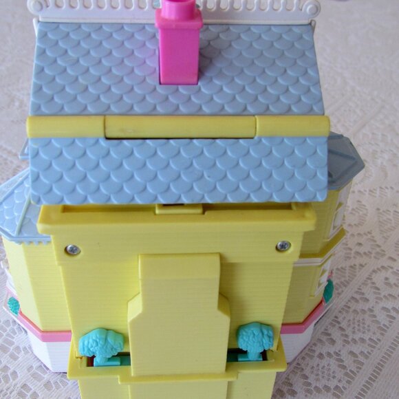 VINTAGE POLLY POCKET CLUBHOUSE MANSION + MERRY-GO-ROUND; OPENS UP VERY WIDE! EUC - Picture 15 of 16